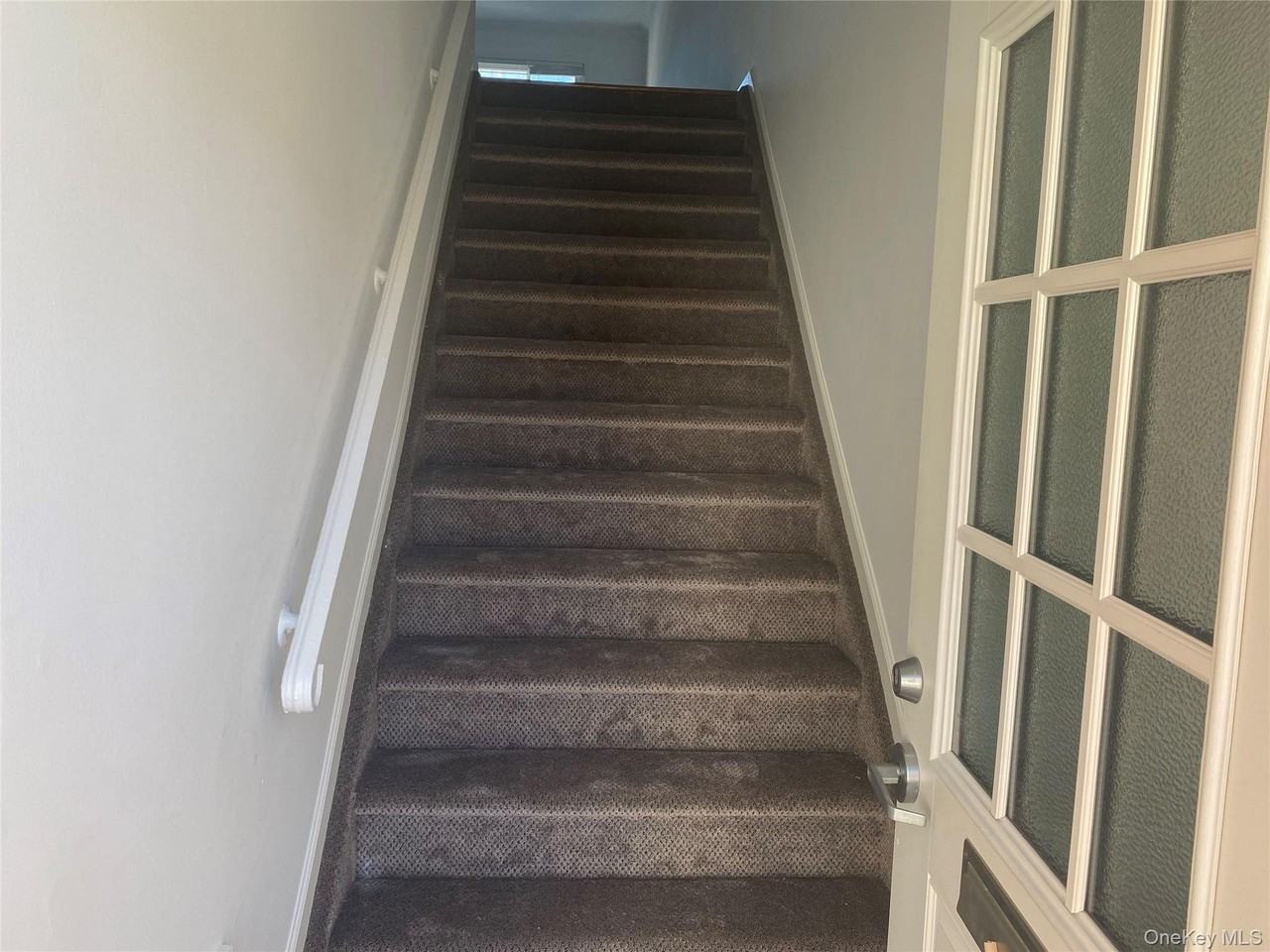 520 Dawson Ln - Photo 4 of 11