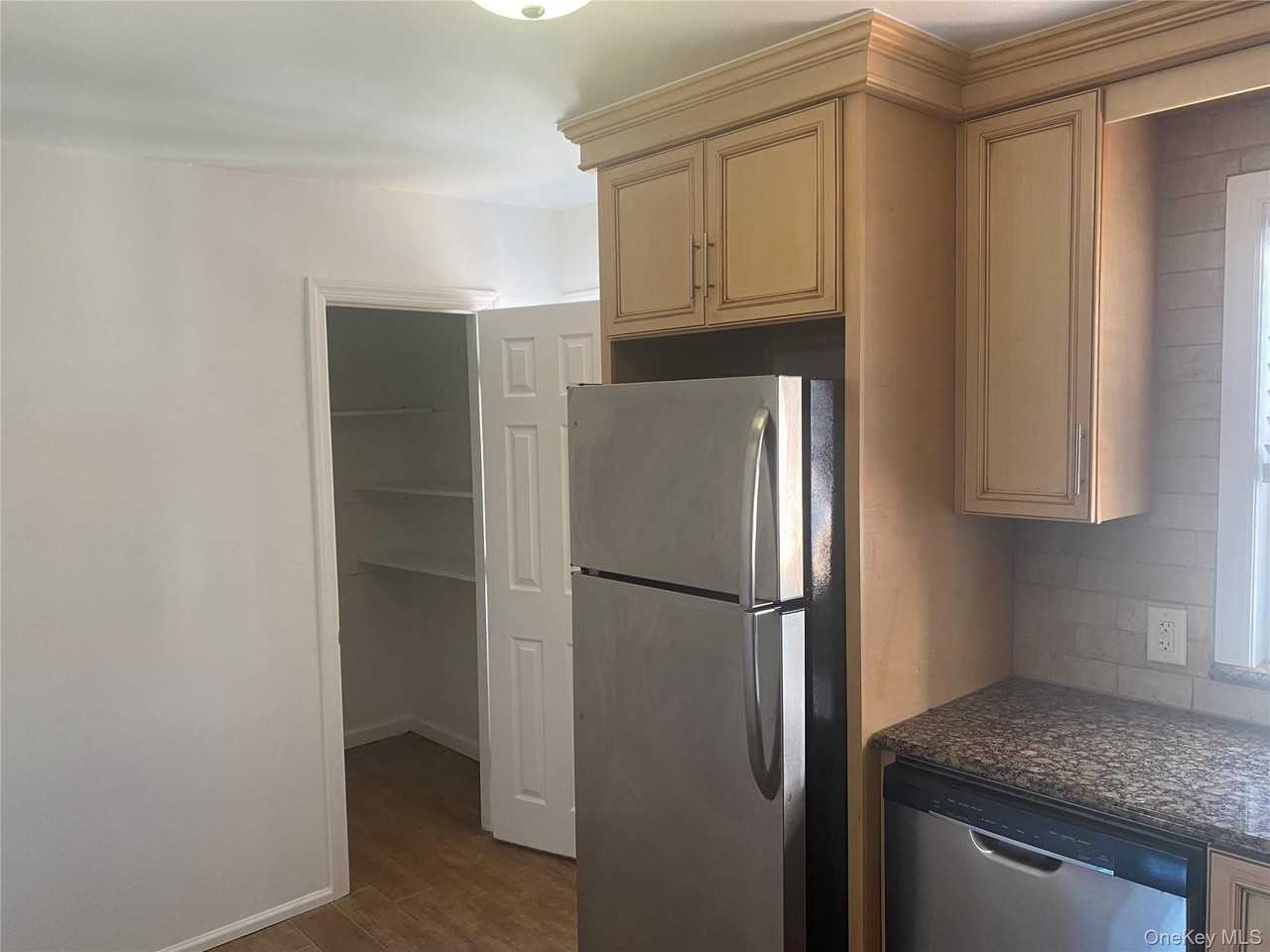 520 Dawson Ln - Photo 6 of 11