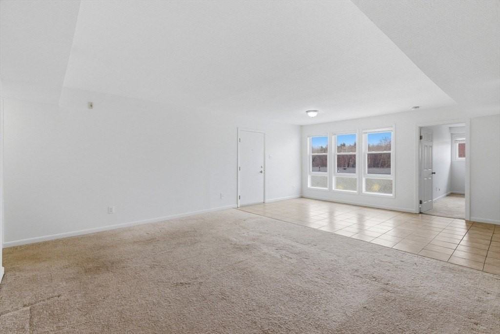 26 Beacon St #10F - Photo 3 of 19