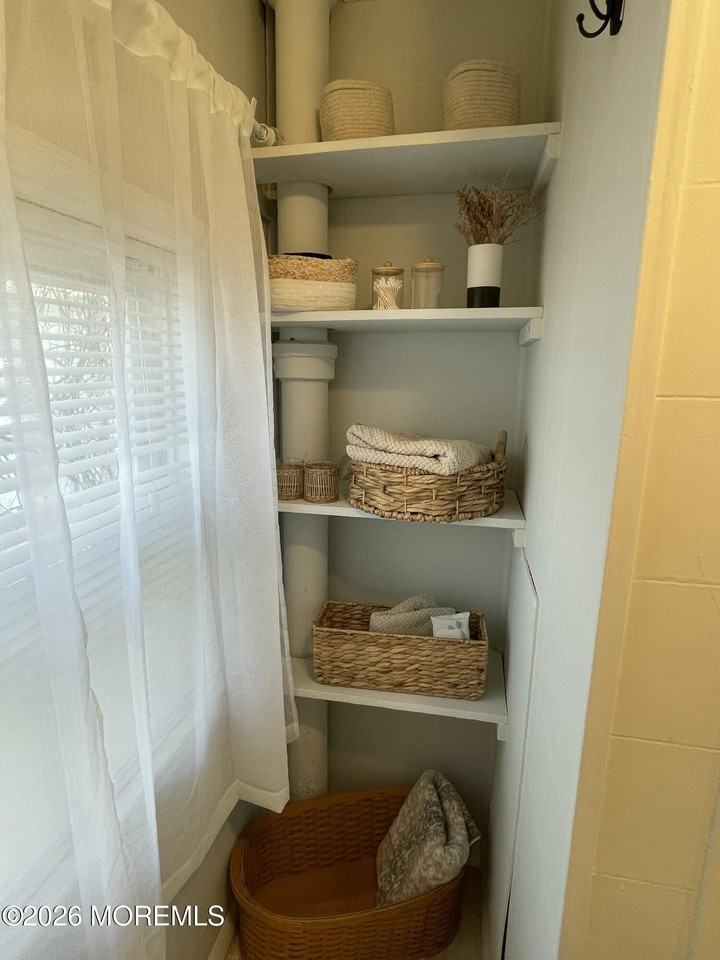 205 1/2 Euclid Ave - Photo 5 of 8