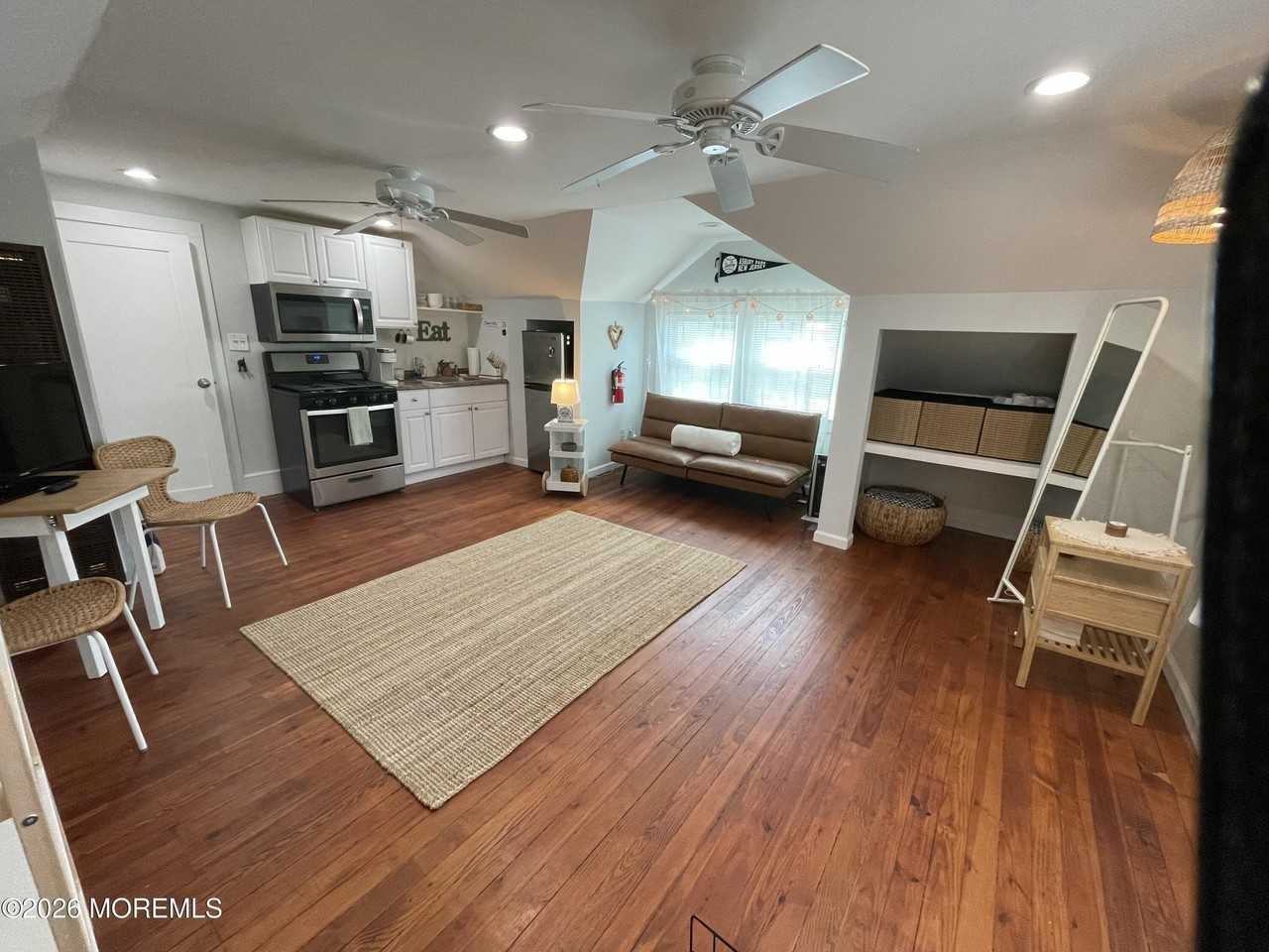 205 1/2 Euclid Ave - Photo 7 of 8