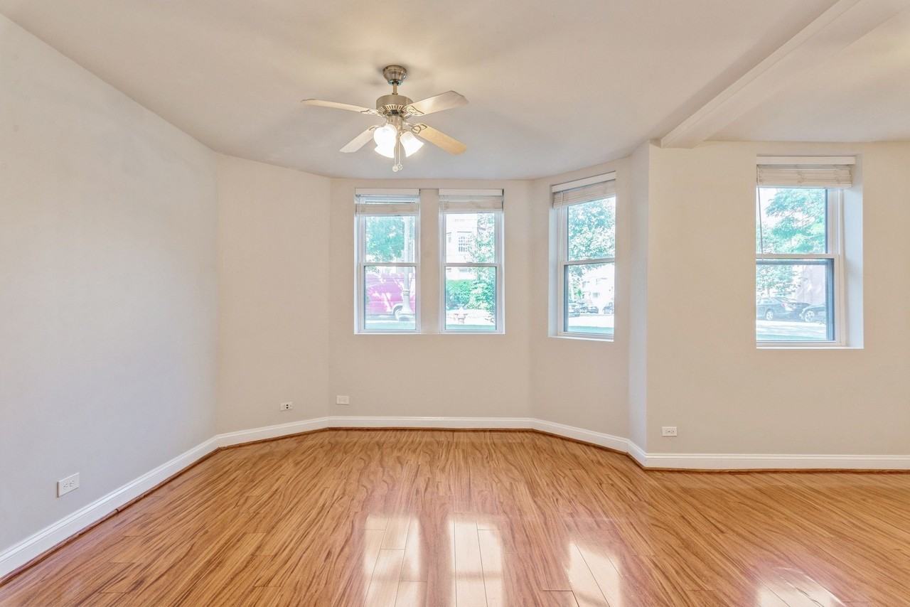 702 Reba Pl Apt G2 - Photo 3 of 13