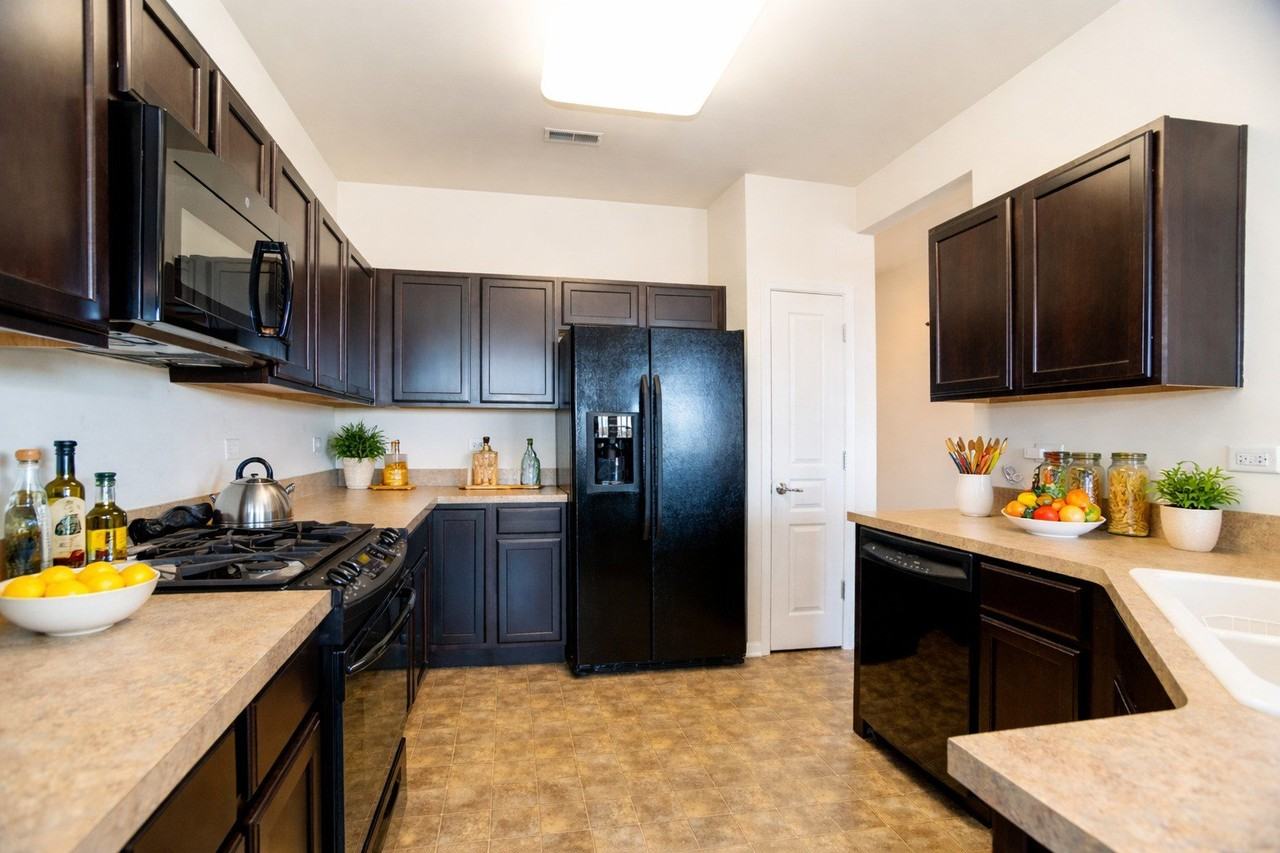 13340 Mockingbird Ct - Photo 4 of 32