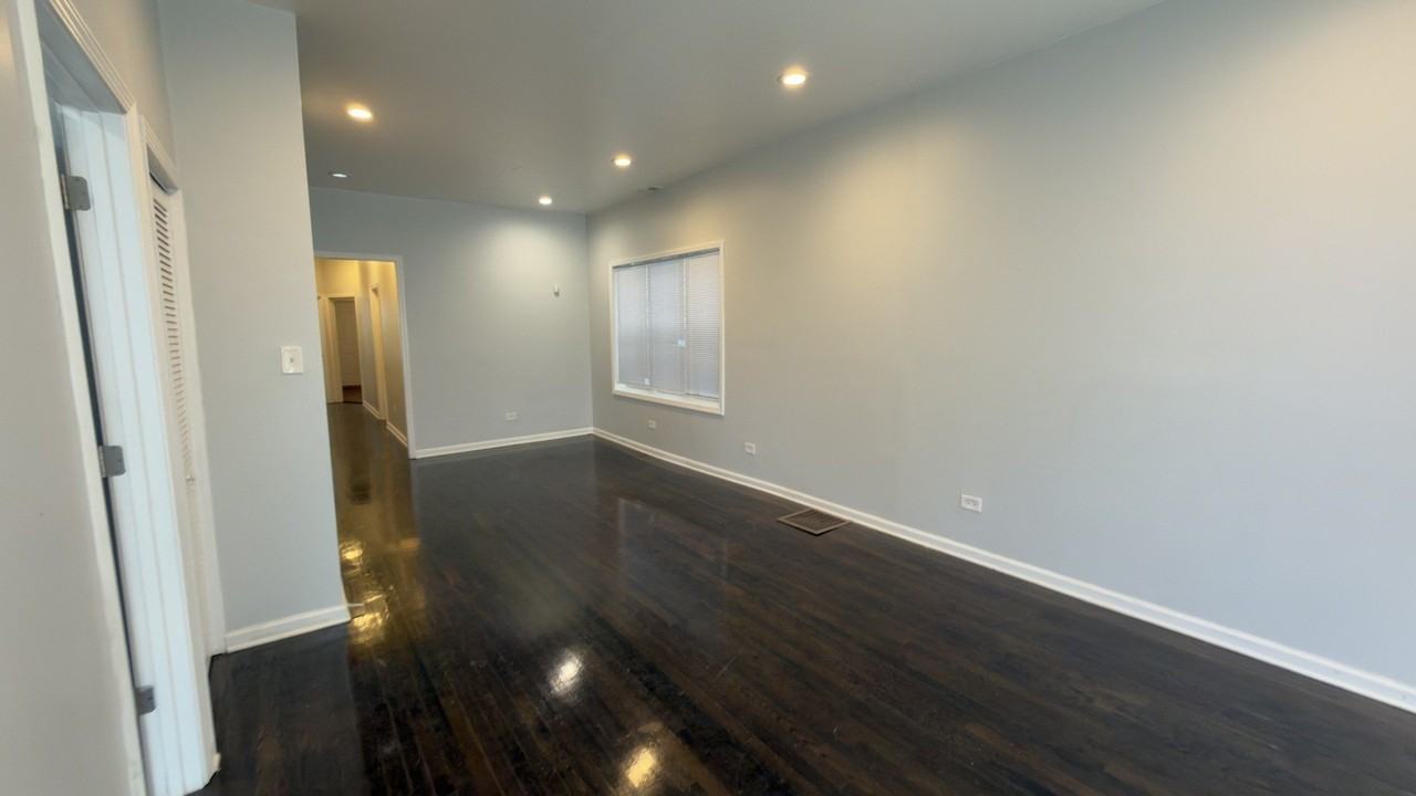 1344 E 72nd Pl Unit 2 - Photo 6 of 20