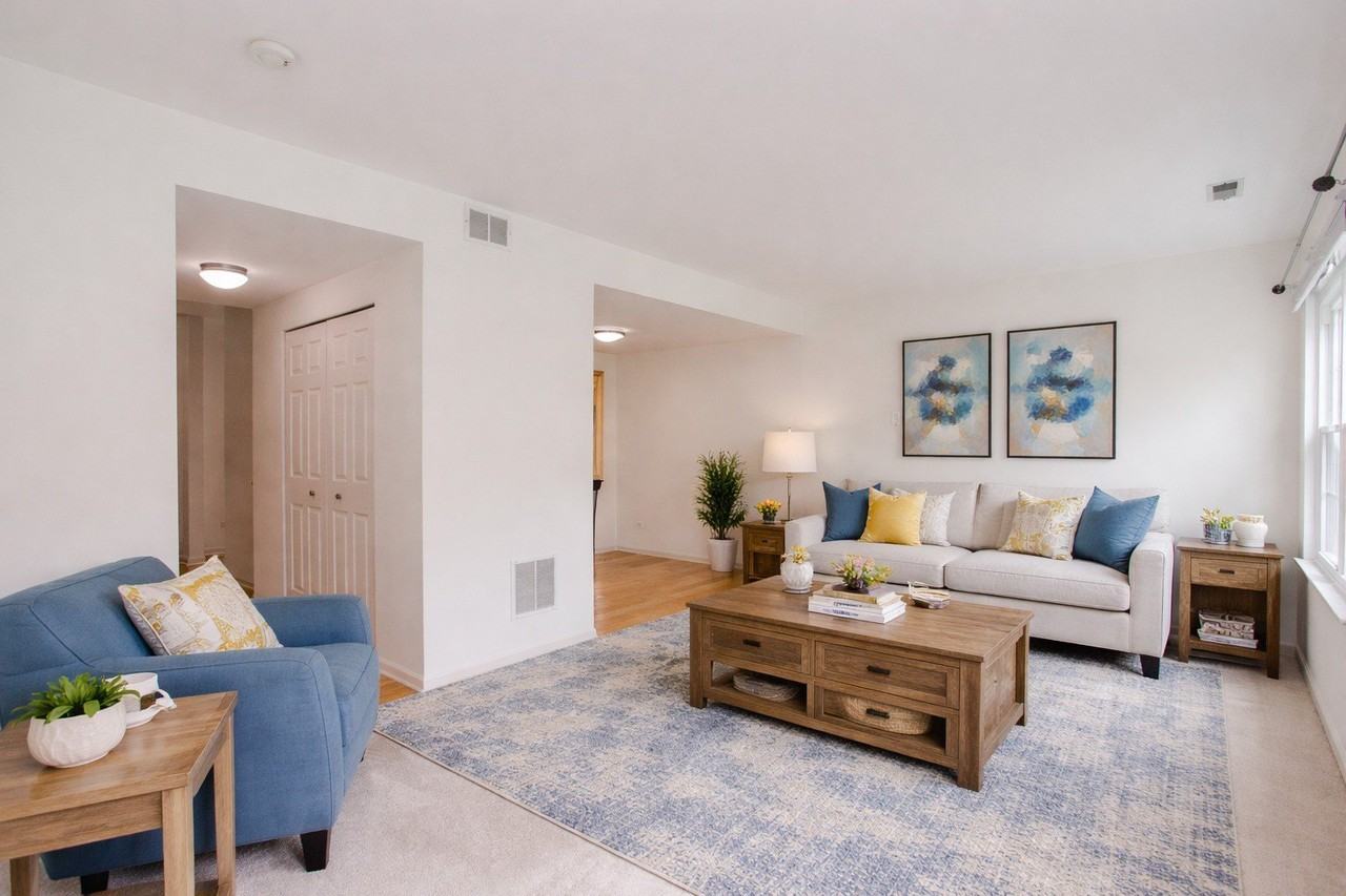 1217 N Village Dr - Photo 5 of 40