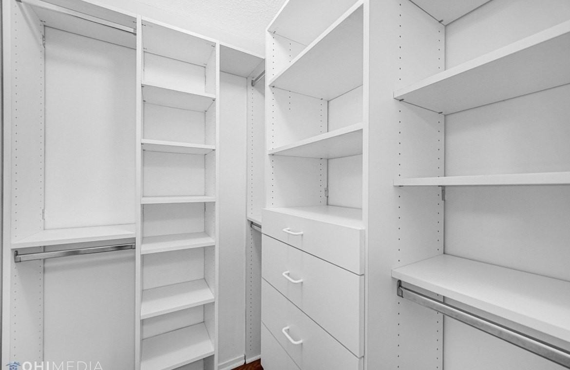 801 S Plymouth Ct #505 - Photo 5 of 11