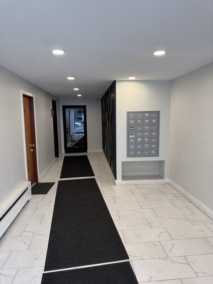 5906 N Sheridan Rd Apt 4f - Photo 3 of 15