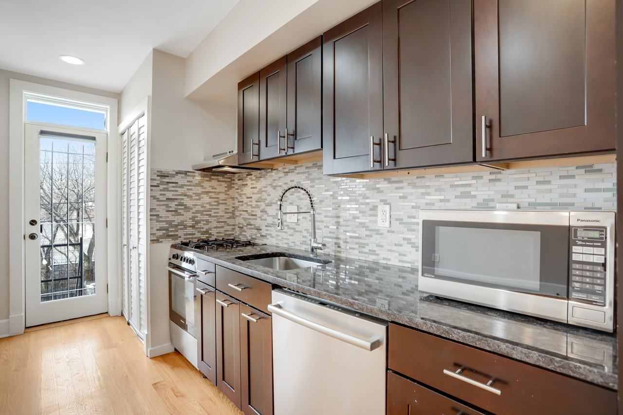 1531 1st St Sw #2 - Photo 2 of 25