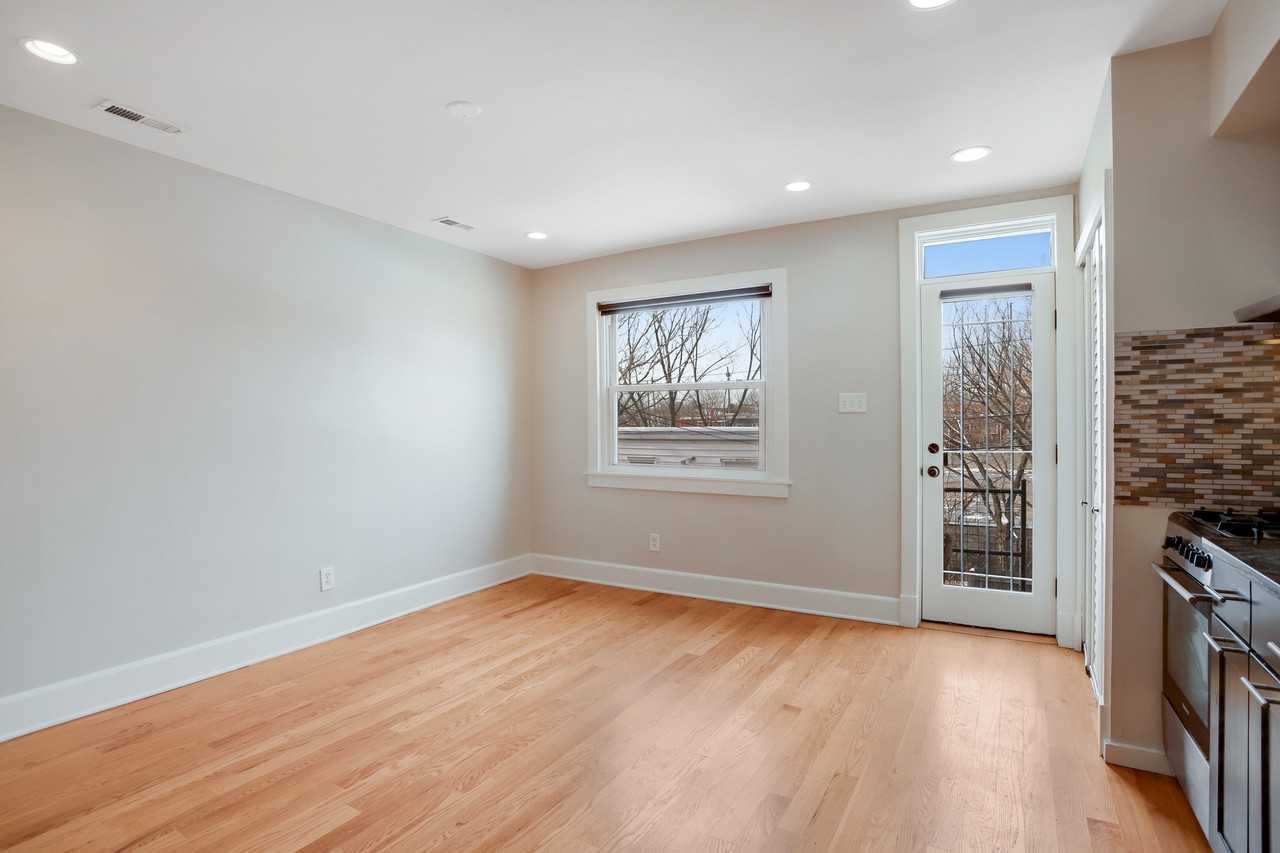 1531 1st St Sw #2 - Photo 3 of 25