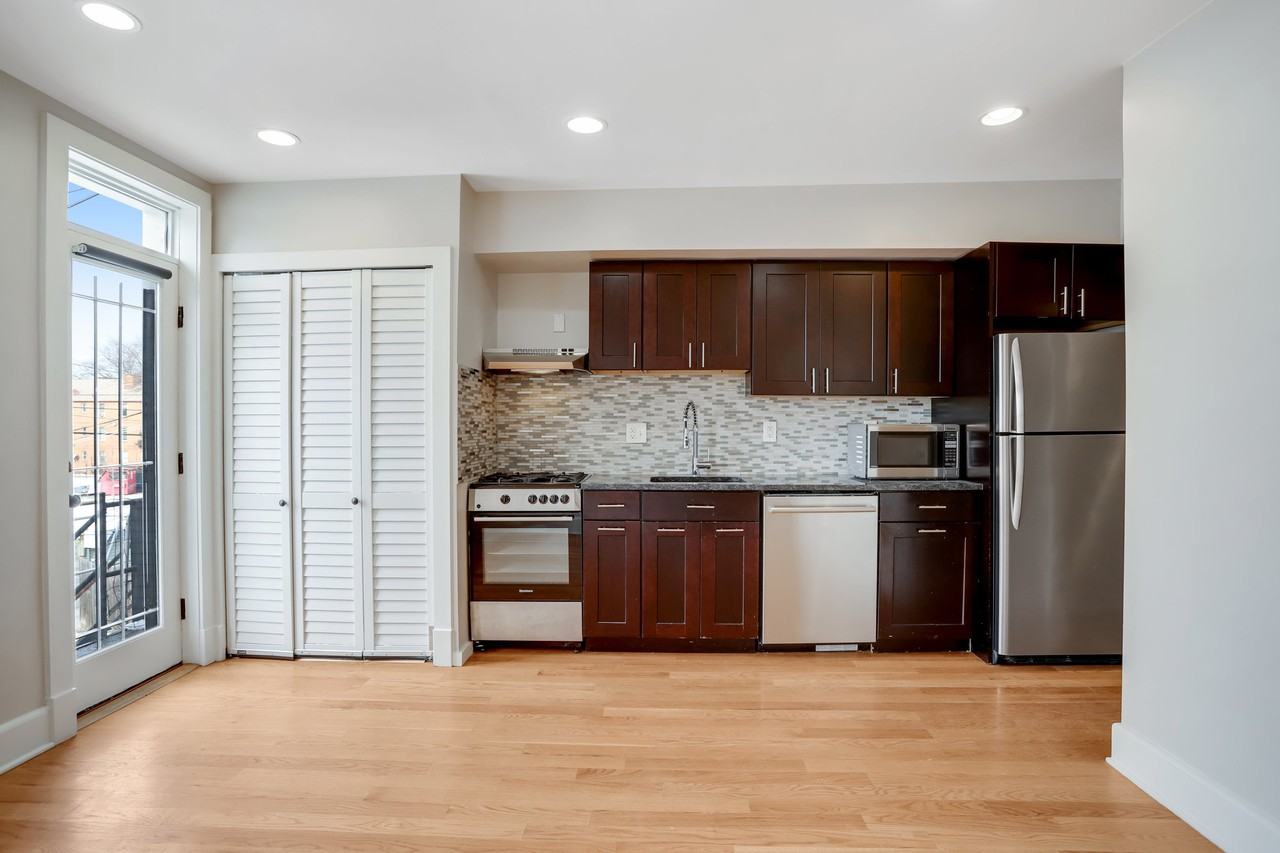 1531 1st St Sw #2 - Photo 5 of 25