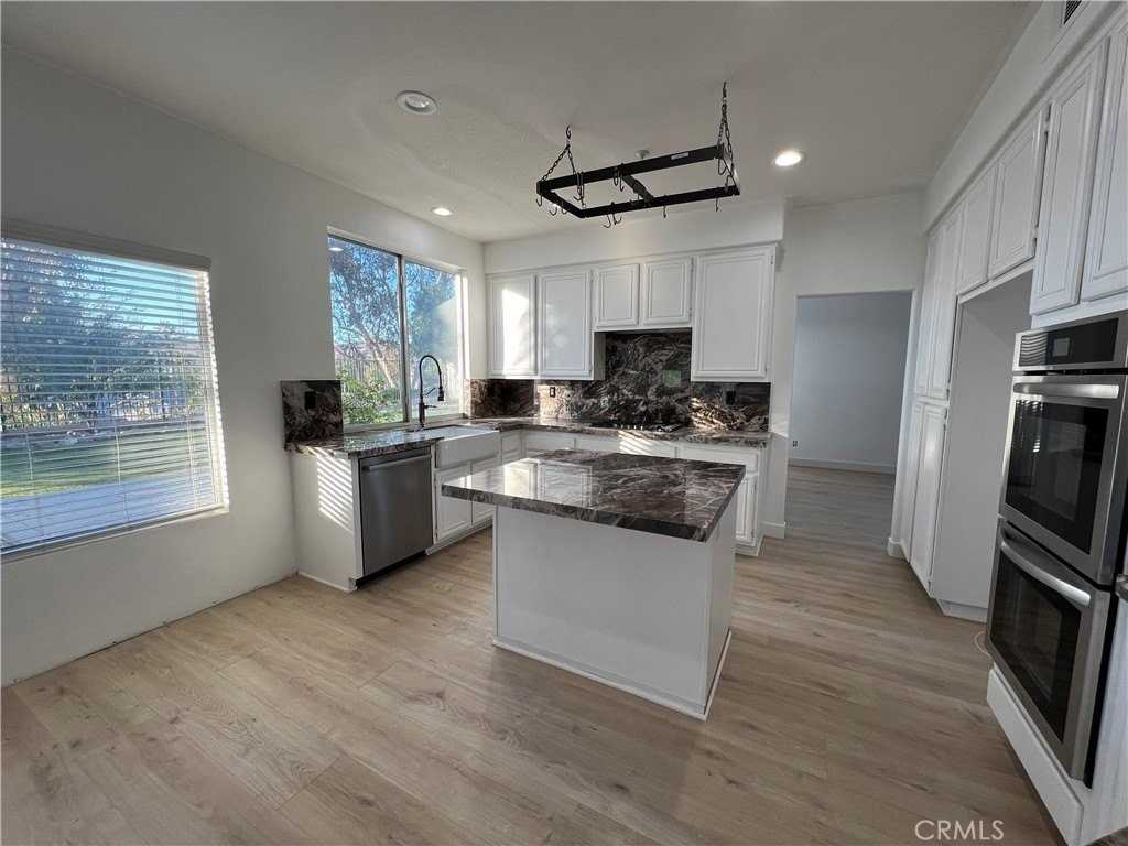 2102 Via Helecho - Photo 4 of 18