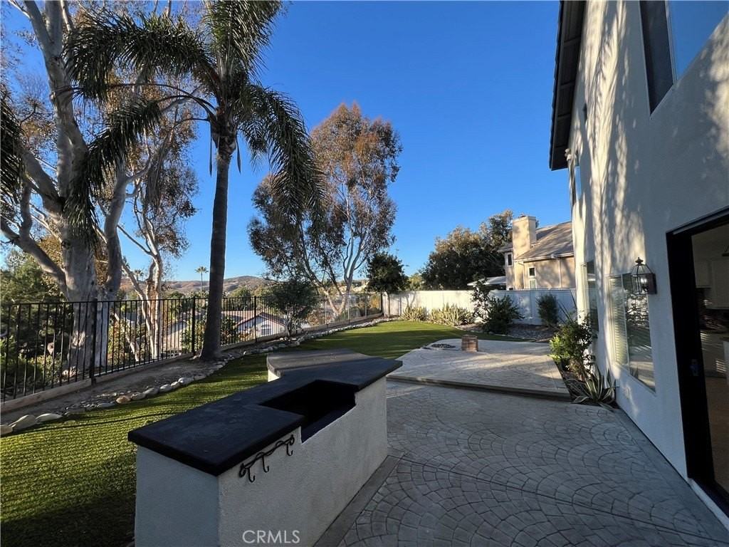 2102 Via Helecho - Photo 6 of 18