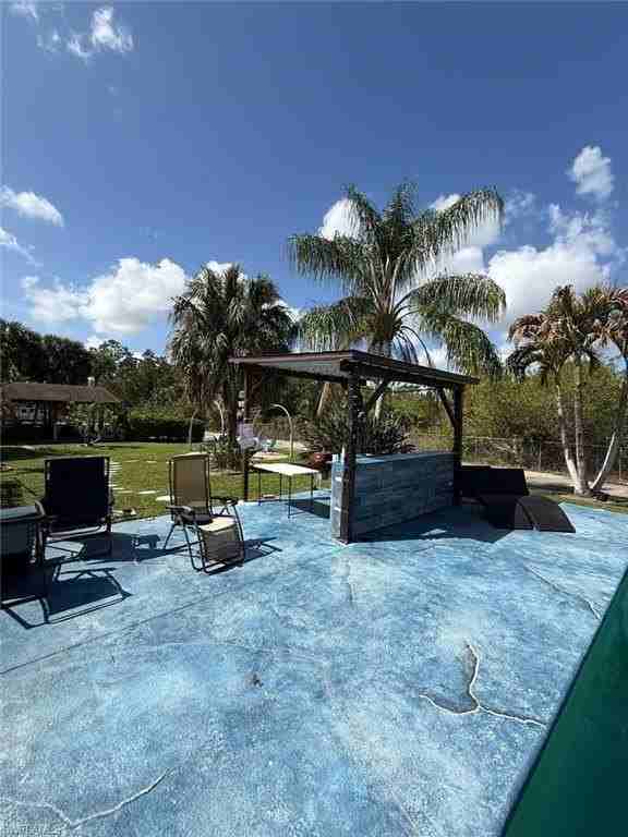 3220 29th Ave Ne - Photo 3 of 8