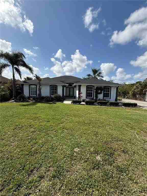 3220 29th Ave Ne - Photo 7 of 8