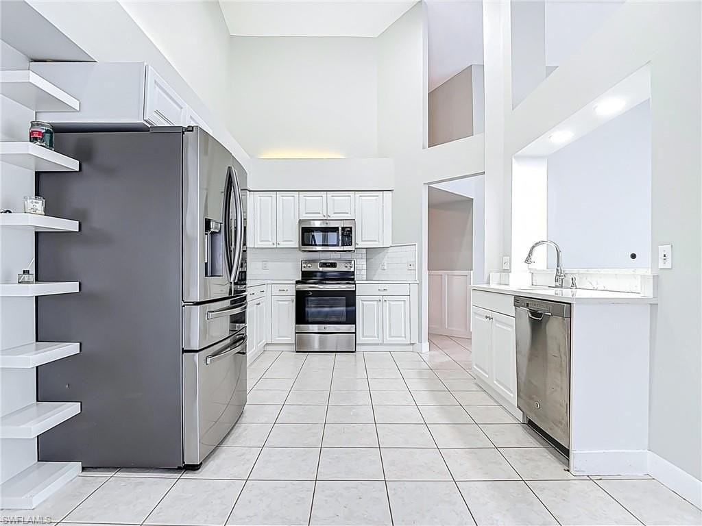 351 Pindo Palm Dr - Photo 7 of 43