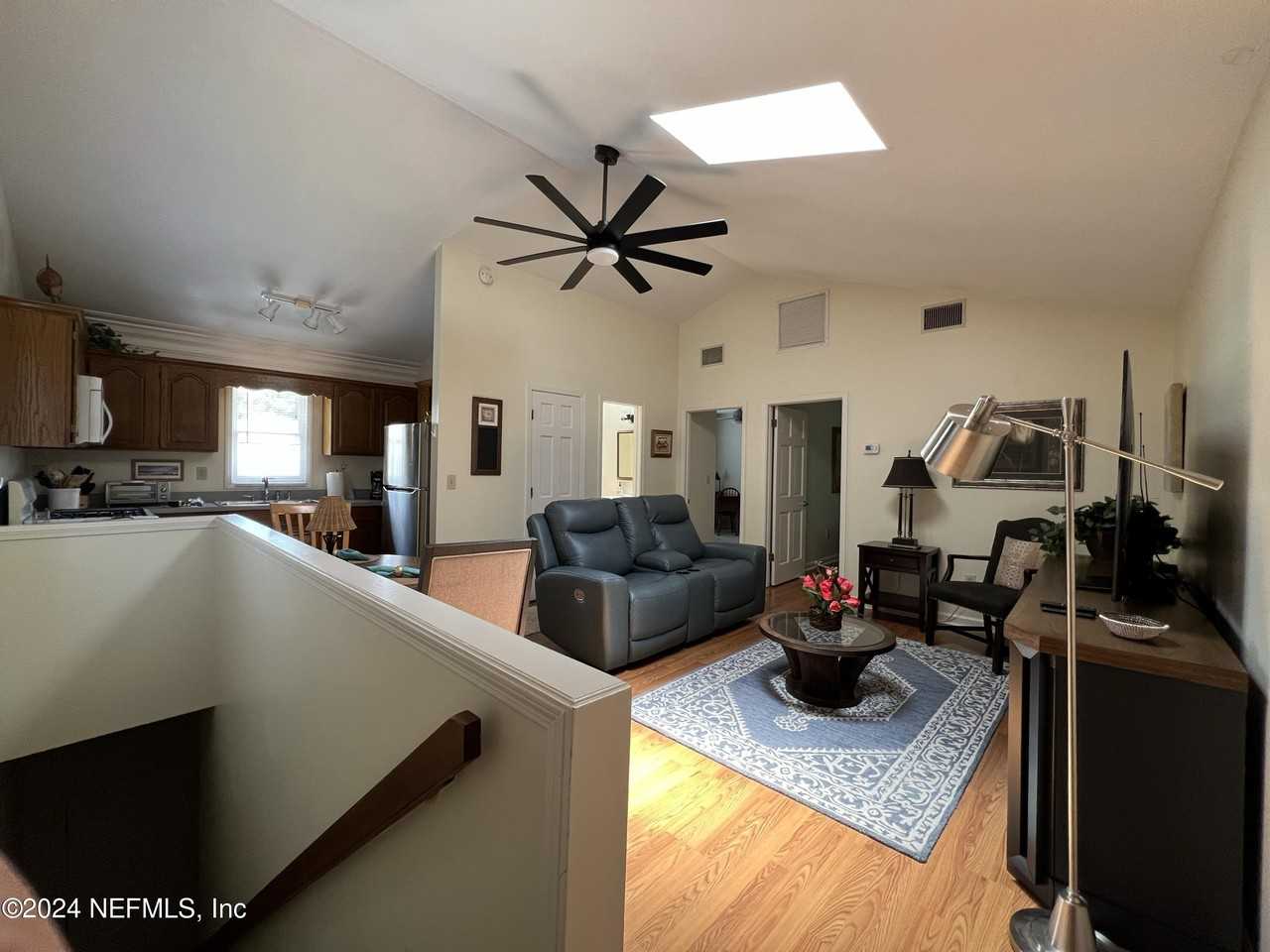 3022 Riverside Ave - Photo 3 of 24