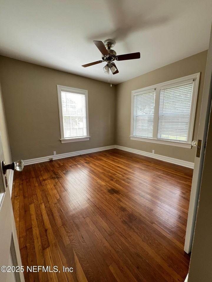 1046 RIVIERA Street unit: Lower - Photo 7 of 18