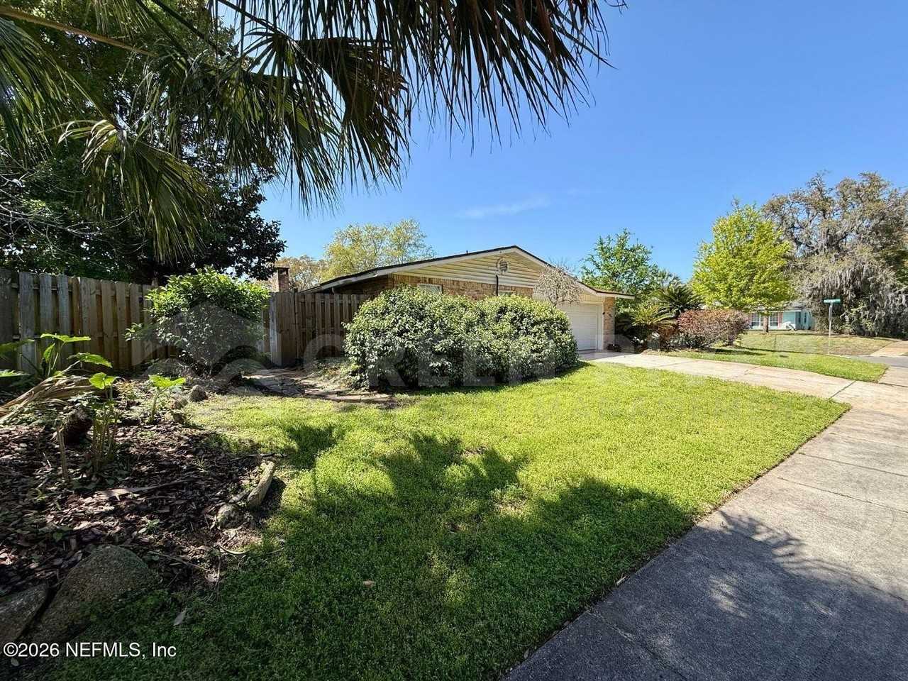 2 Fairway Rd - Photo 4 of 39