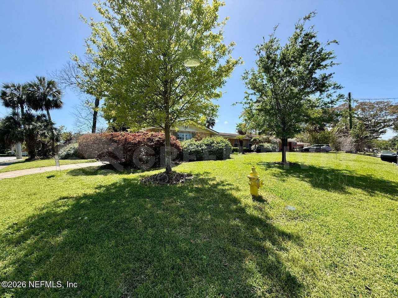 2 Fairway Rd - Photo 5 of 39