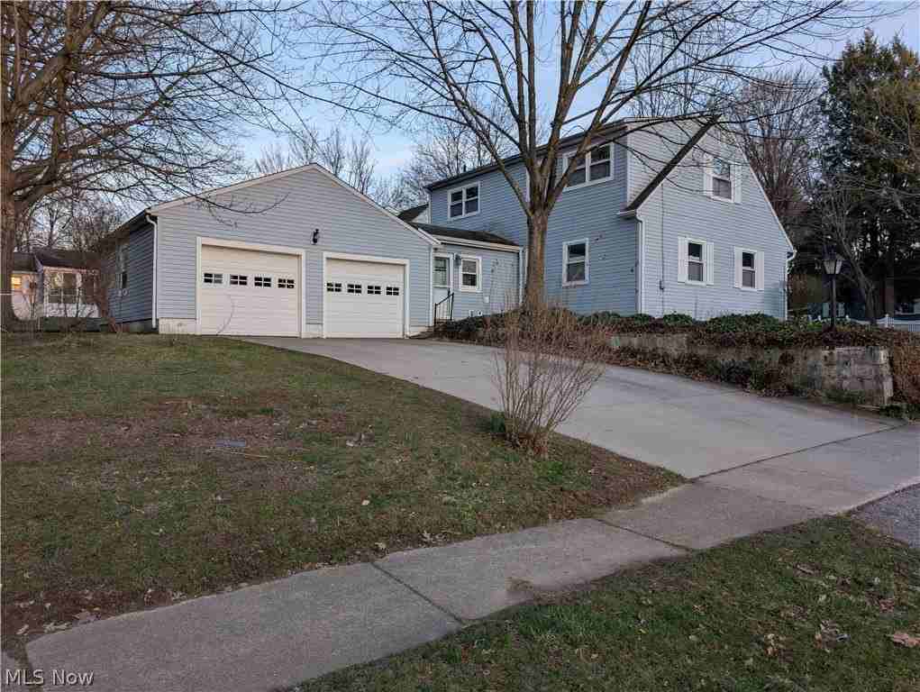 703 Avondale St - Photo 3 of 45