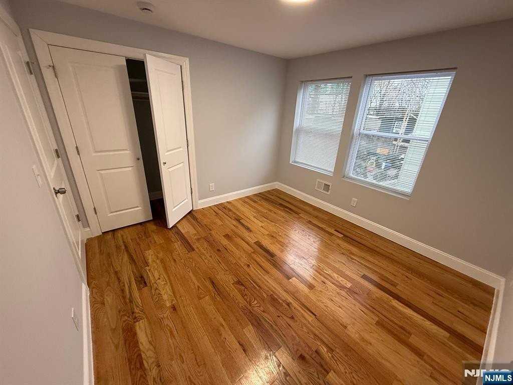 82 S Devine St - Photo 2 of 4