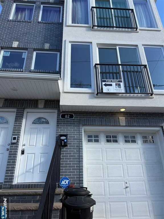 82 S Devine St - Photo 4 of 4