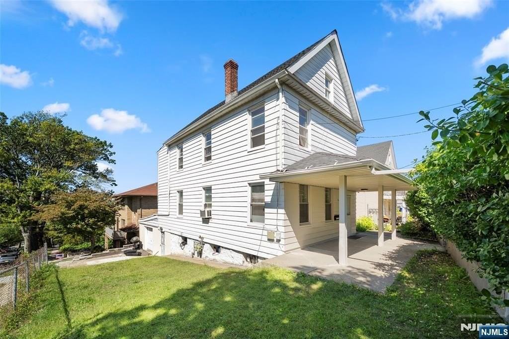 539 Bergen Blvd - Photo 2 of 18