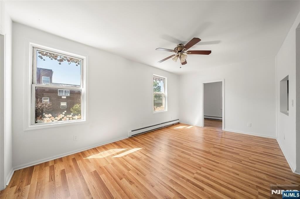 539 Bergen Blvd - Photo 3 of 18