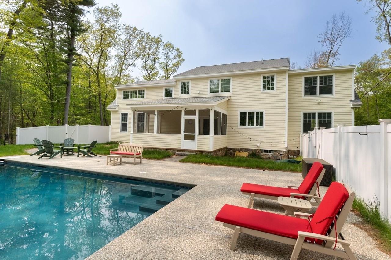 10 Mccarron Dr - Photo 2 of 14