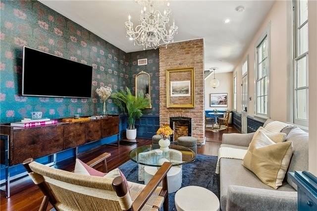 1013 6th St - Photo 6 of 12