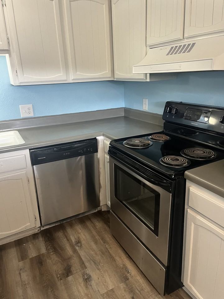 2140 Merriman St #216 - Photo 3 of 18