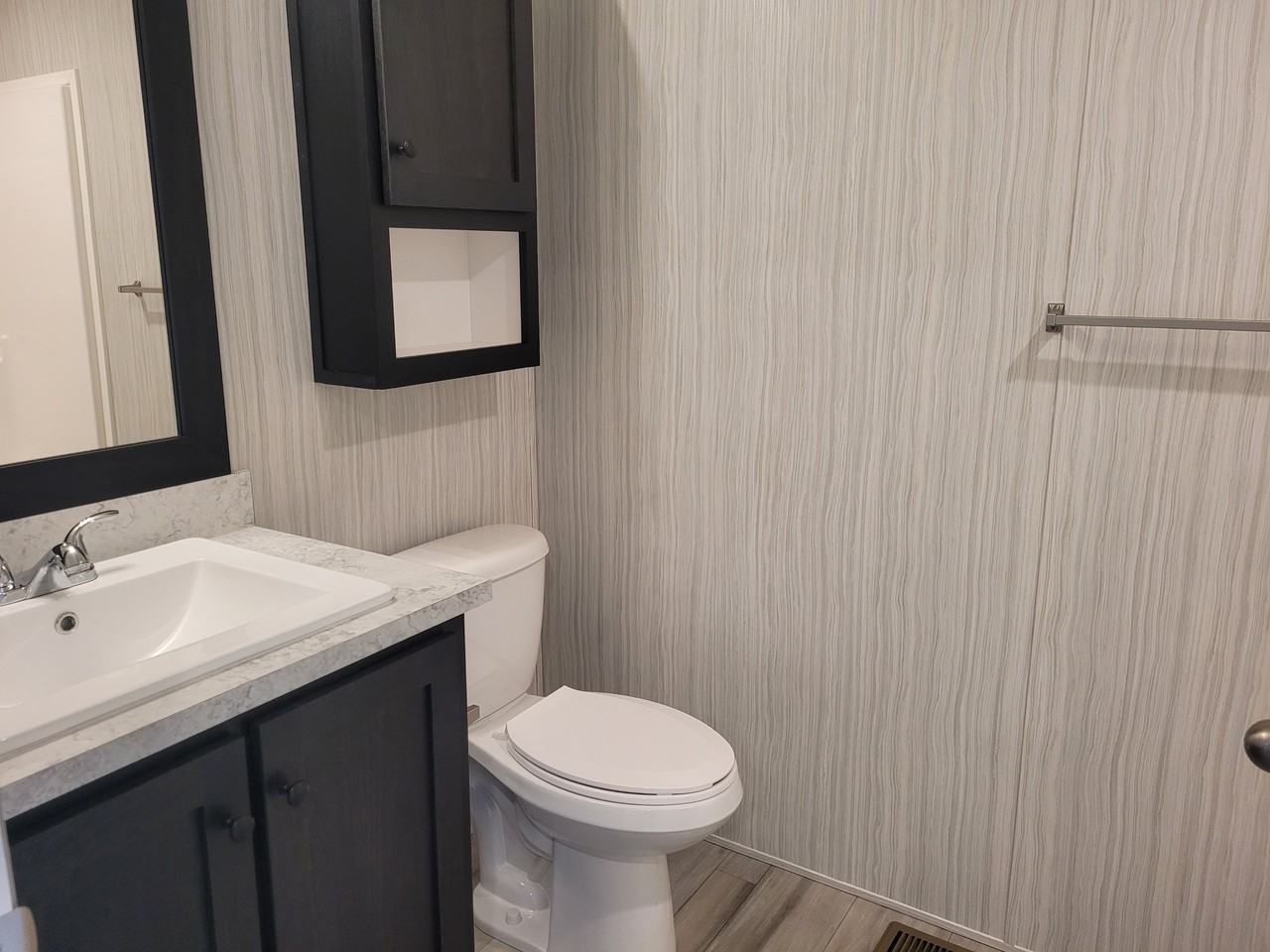 158 Friendly Blvd - Photo 6 of 11