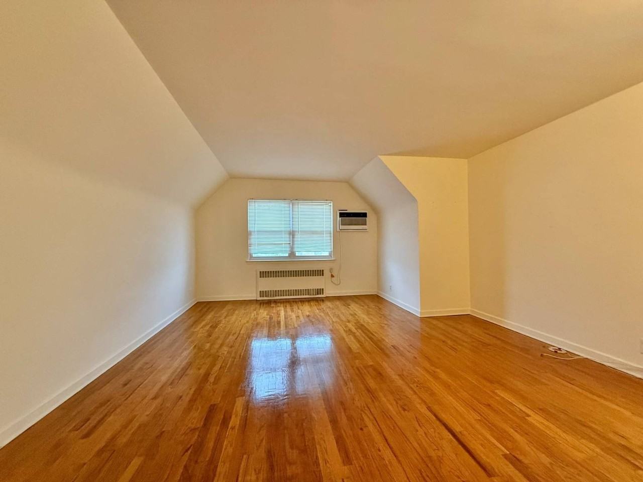 20316 42nd Ave #2ndFL - Photo 2 of 11