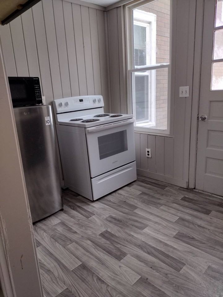 1124 Lenox Ave #2 - Photo 4 of 7