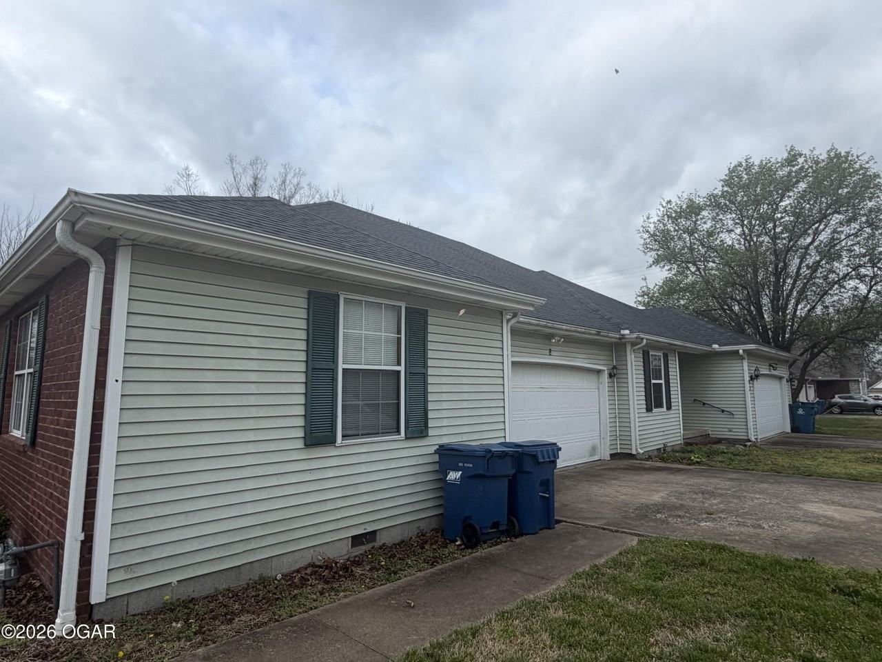 802 Briarbrook Dr - Photo 2 of 11