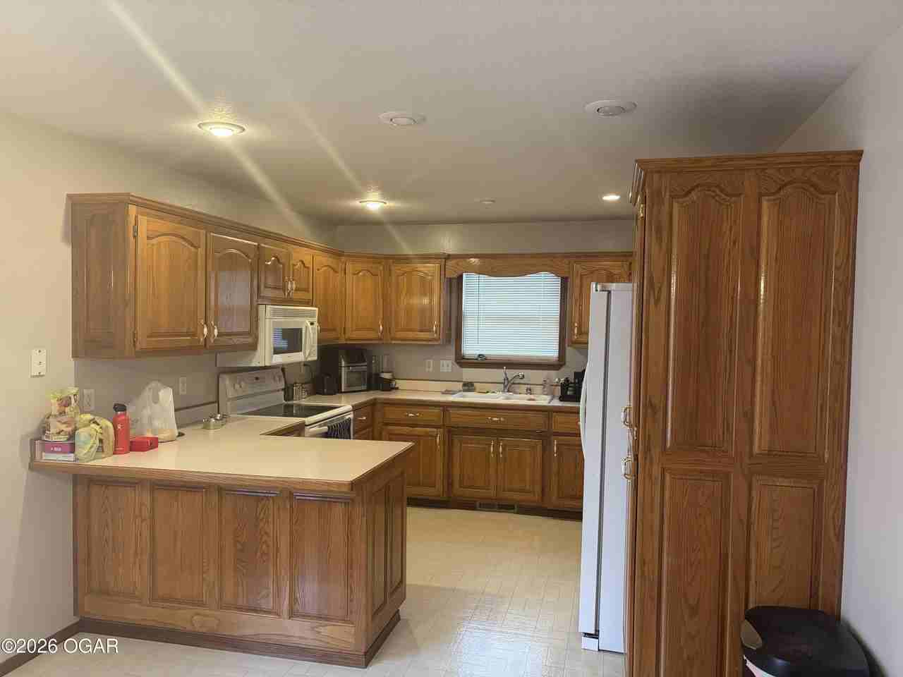 802 Briarbrook Dr - Photo 3 of 11