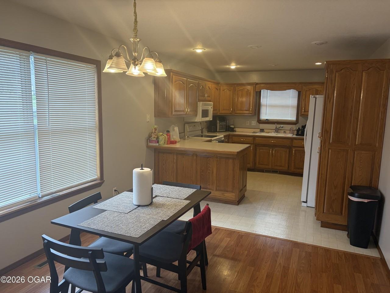 802 Briarbrook Dr - Photo 4 of 11