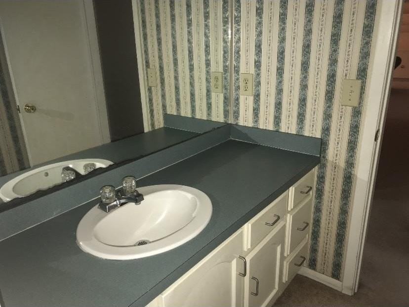 803 University Ave - Photo 4 of 8