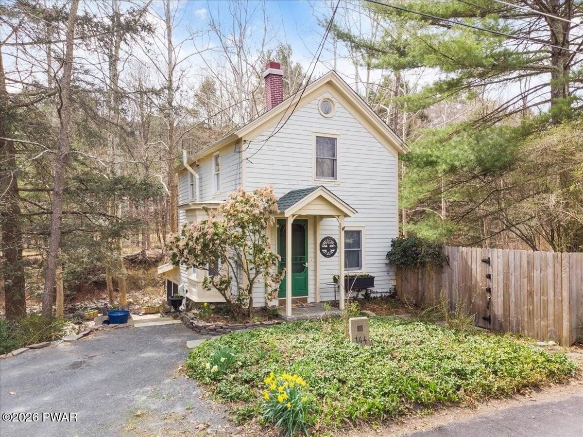 144 Sawkill Ave - Photo 2 of 38