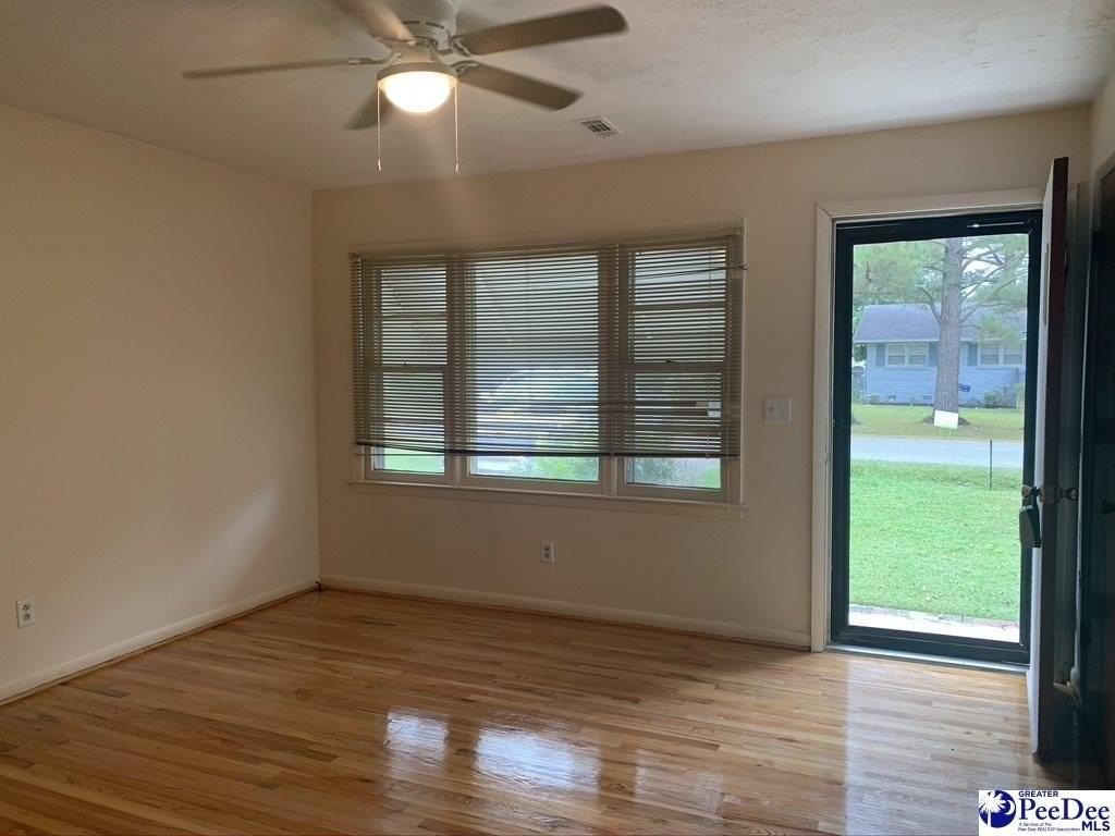 1108 Elmgrove Ave - Photo 3 of 9