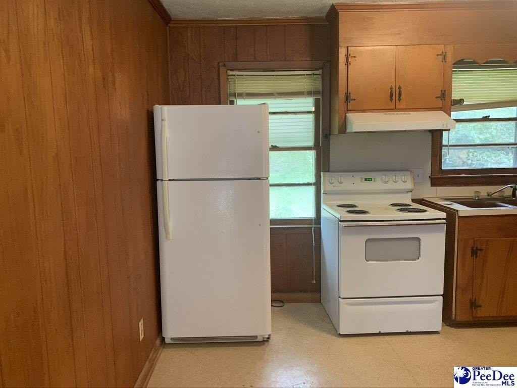 1108 Elmgrove Ave - Photo 4 of 9