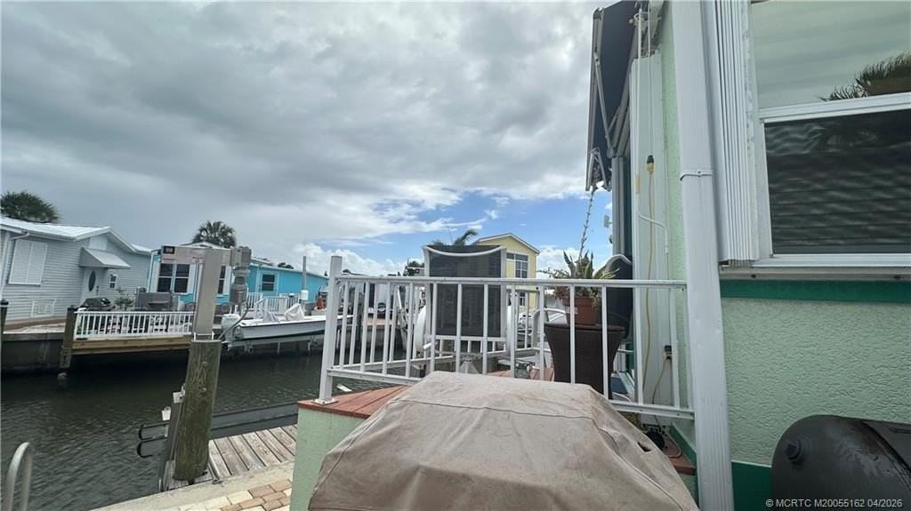 1077 Nettles Blvd - Photo 2 of 41