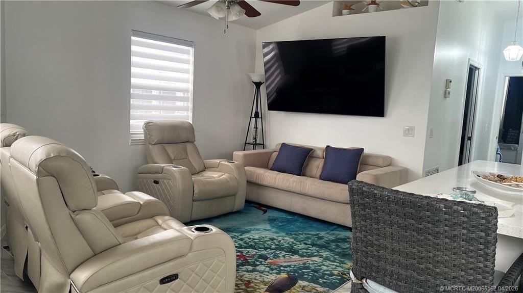 1077 Nettles Blvd - Photo 5 of 41