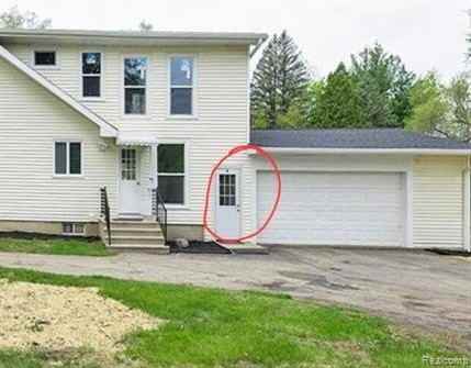 2427 E Mount Hope Ave - Photo 2 of 7