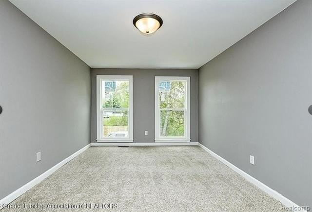 2427 E Mount Hope Ave - Photo 6 of 7