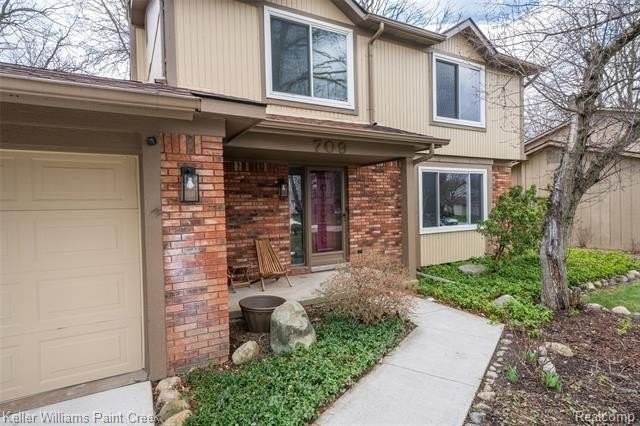 709 Denham Ln - Photo 2 of 27