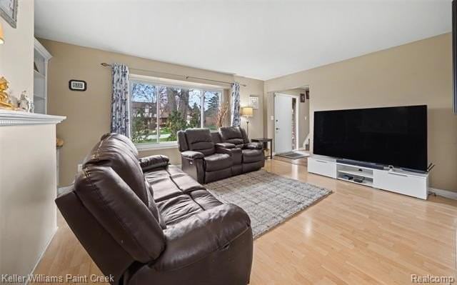 709 Denham Ln - Photo 5 of 27