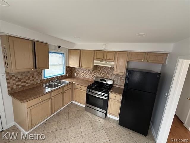 386 Amherst St - Photo 3 of 12