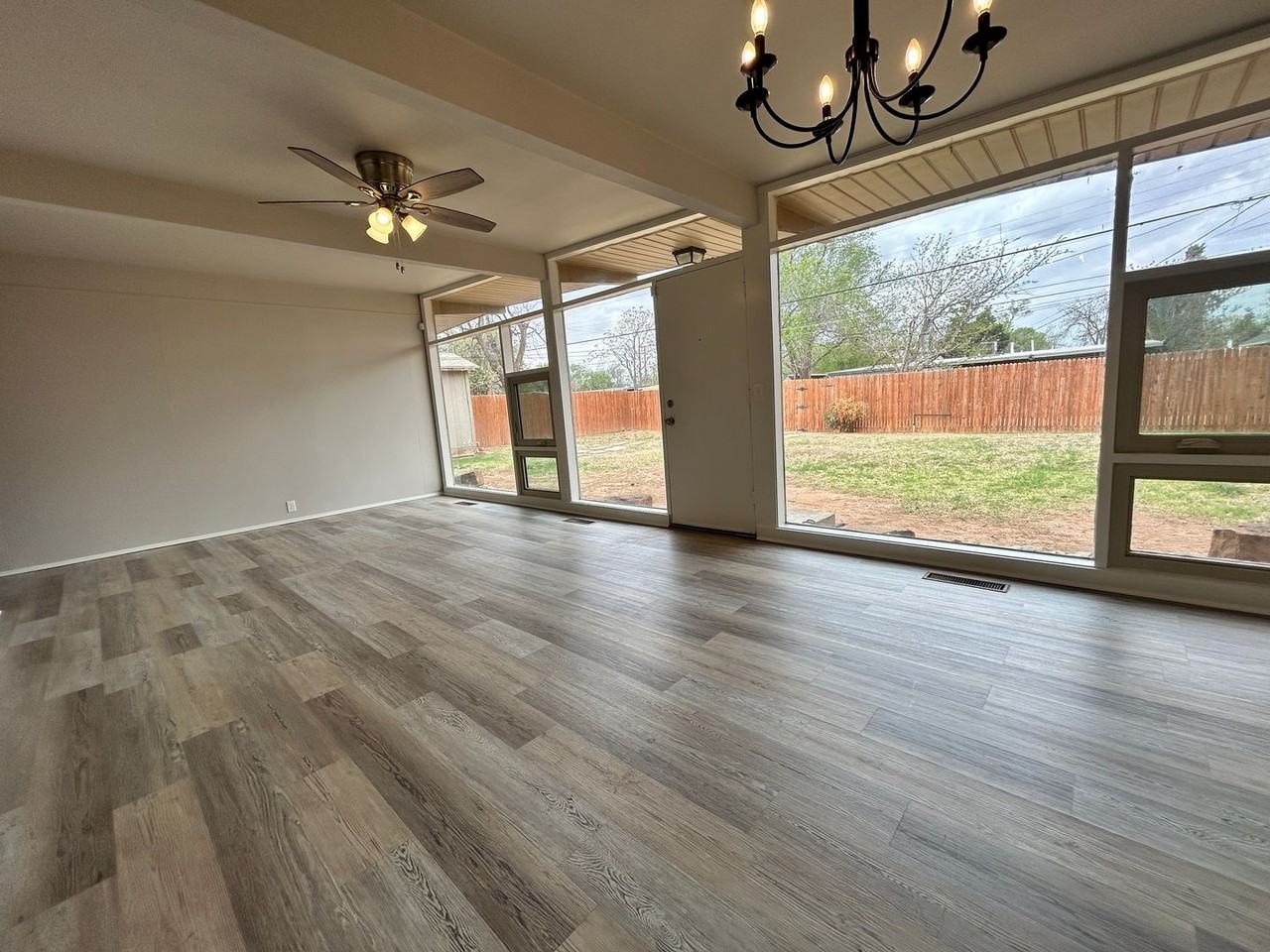 2514 47th St - Photo 3 of 26