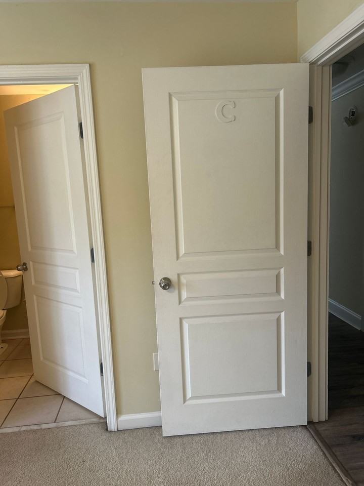 Two Bedrooms Available in this Three Bedroom Flat, Male Applicants! - Photo 5 of 11